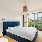 Sixties 64 2 Bedrooms Apartment With A Balcony And Parking In Biarritz