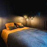 Aia Keyweek Quiet Town House