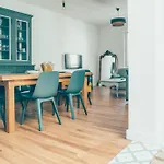 Mimosa Keyweek Downtown Apartment