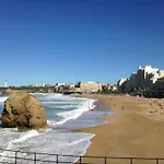 Studio Avec Piscine Face A La Mer A Biarritz - Fr-1-3-430