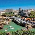 Studio Front De Mer Avec Piscine Et Balcon A Biarritz - Fr-1-3-412