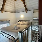 Le Doolies - Holiday Inn