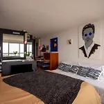 Studio En Front De Mer Avec Piscine Et Wi-Fi A Biarritz - Fr-1-3-621