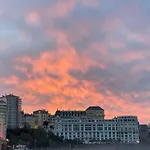 Studio En Front De Mer Avec Piscine Et Wi-Fi A Biarritz - Fr-1-3-621