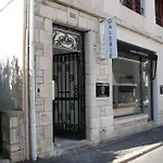 14 Broquedis Suites