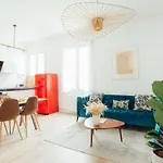 Sandy - 2 Bedrooms Apartment
