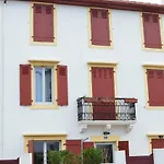 Studio Biarritz - rénové et moderne - au calme - centre ville - tout à pied