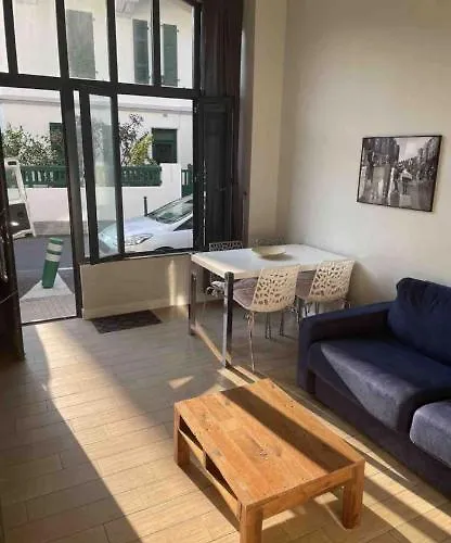 Appartement T3 Avec Patio A 300M De La Plage