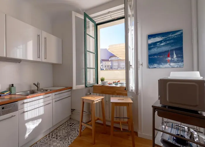Bel Appartement Bourgeois Au Centre-Ville De Biarritz