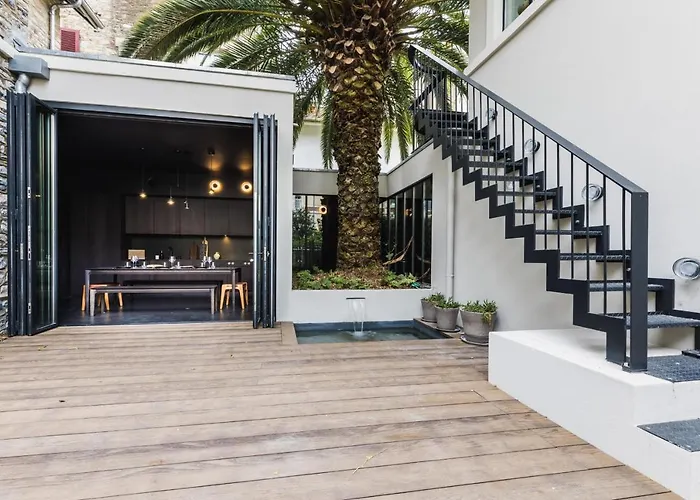 Aia Keyweek Quiet Town House