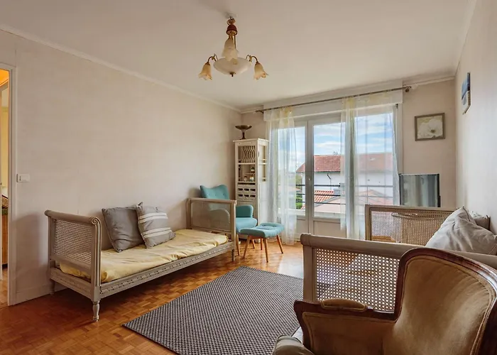 Appartement Cosy A Biarritz, Proche Des Commerces Et Plages, Avec Parking Et Balcon - Fr-1-3-607