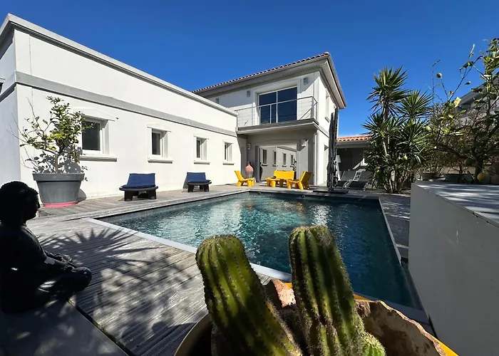Belle Villa, Piscine Chauffee A 250M Des Plages