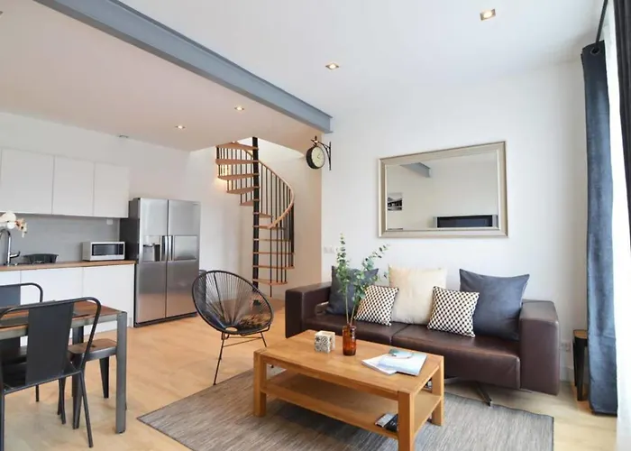 Luis Mariano Triplex Apartment