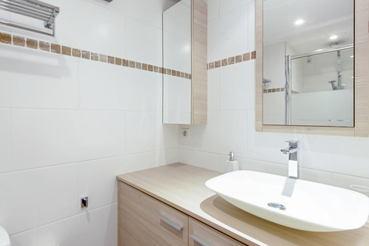 Apartment Modern Studio With Sea View On The Basque Coast In - Welkeys Biarritz