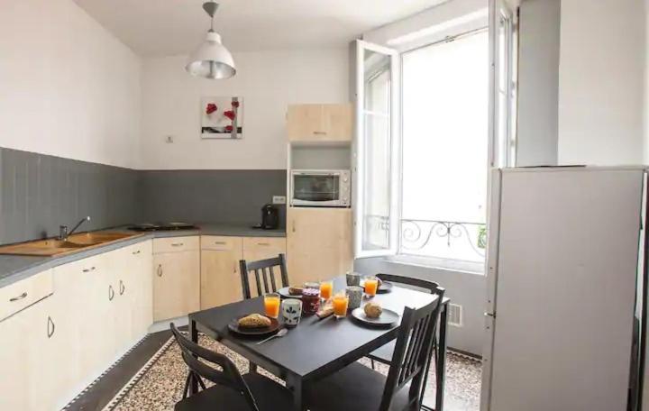 Dans Le Centre De Dan 3eme Etage * Biarritz