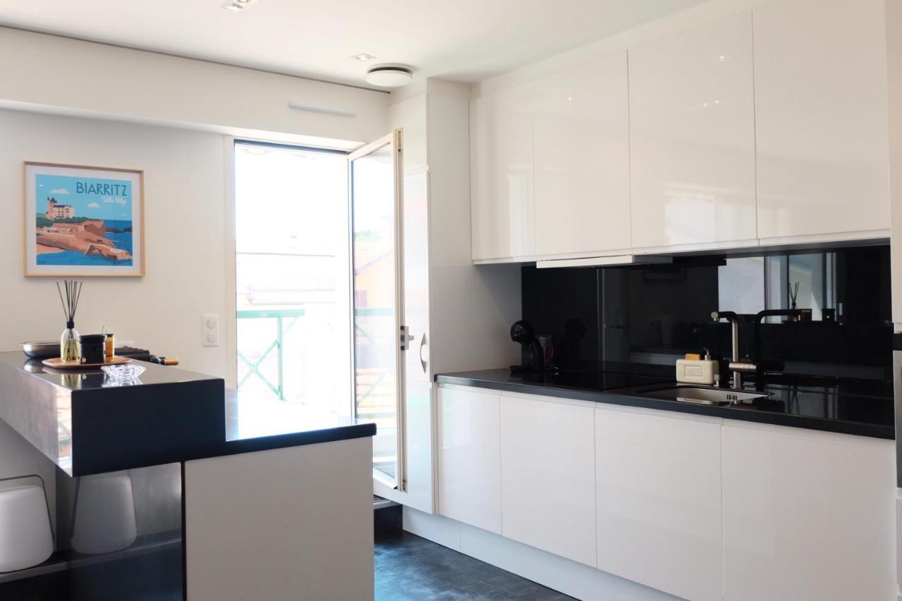 Magnifique Appartement, En Hyper Centre, Avec Terrasse Et Place De Parking