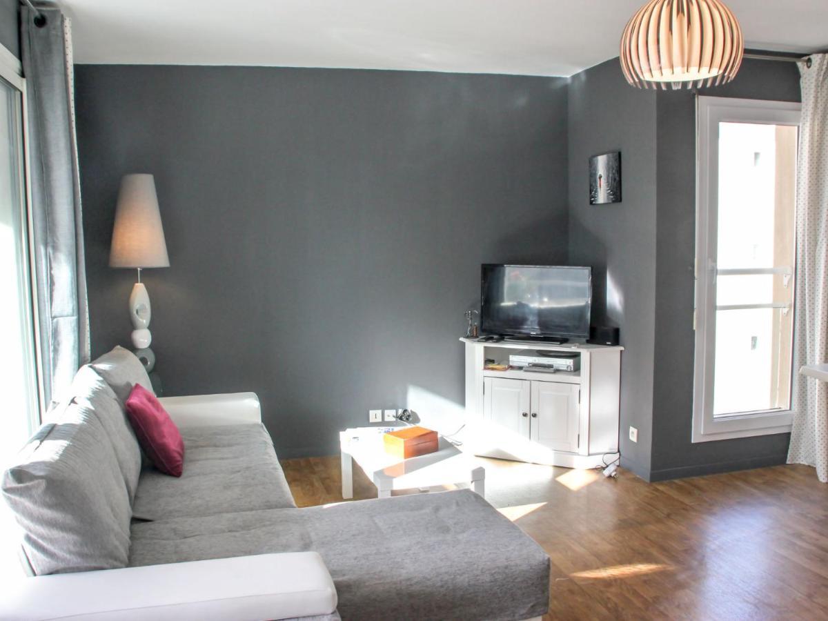 Atxuria By Interhome