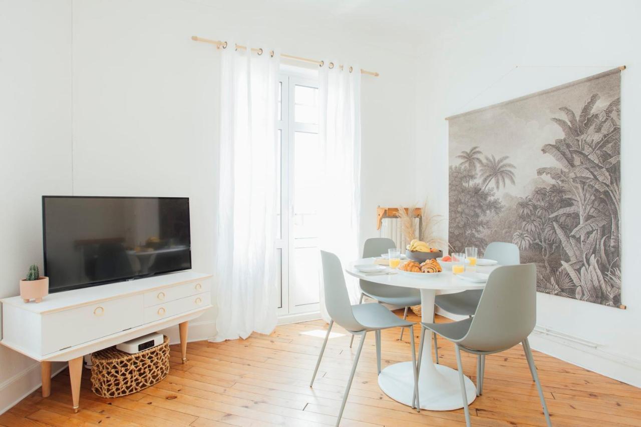 Coachella Vintage Chic In The Heart Of St Charles Apartment