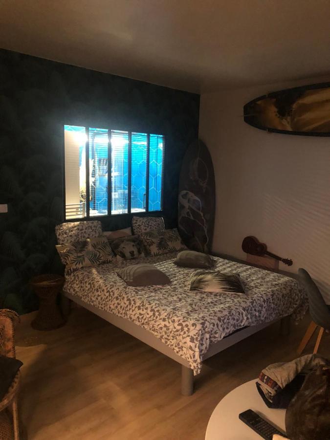 Studio Sur La Vue Piscine Apartment