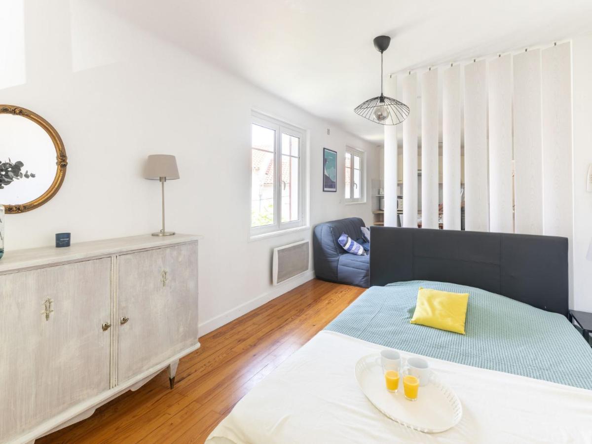 La Republique-2 By Interhome
