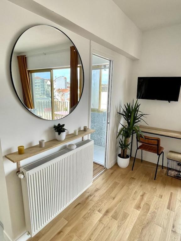 Superb Floor Studio, Center. * Biarritz