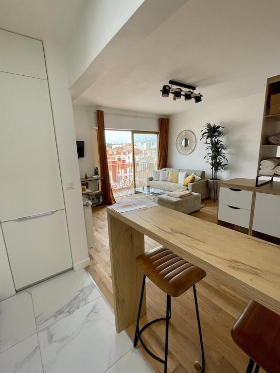 Superb Floor Studio, Center. * Biarritz