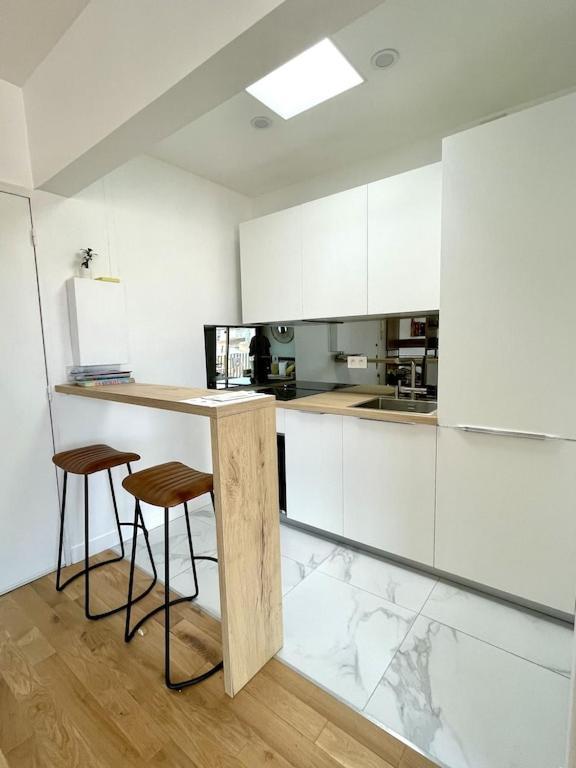 Apartment Superb Floor Studio, Center.