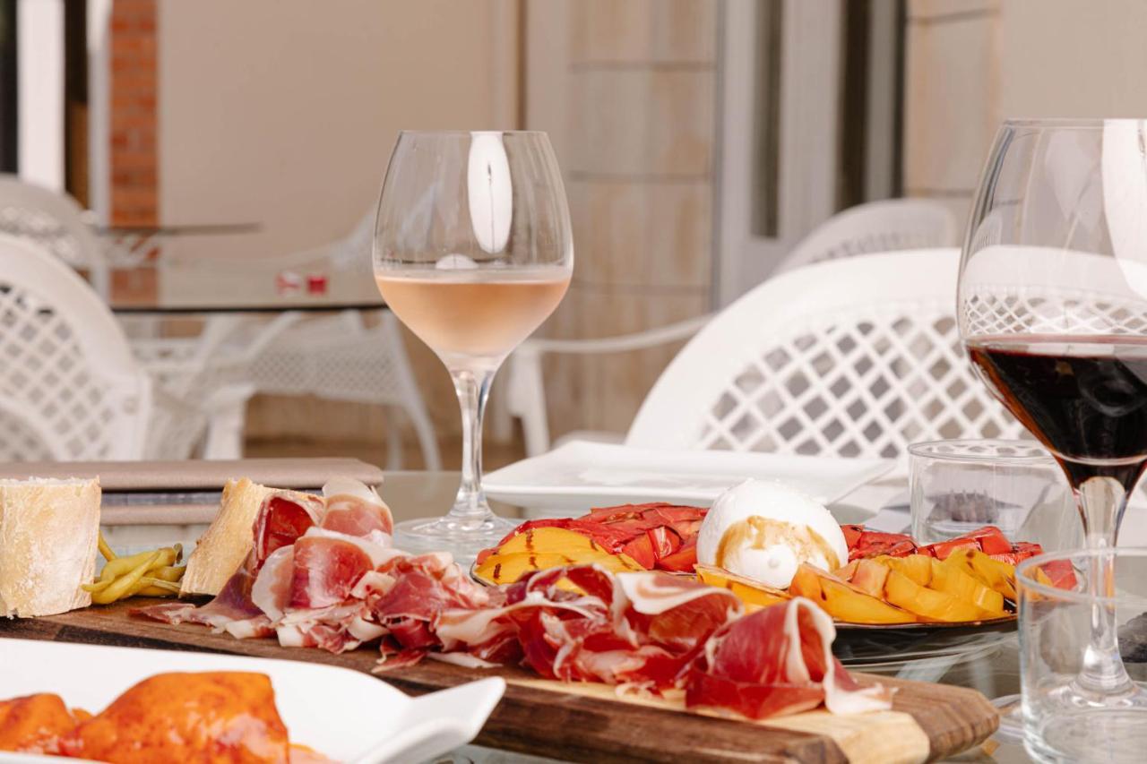 Chateau Du Clair De Lune - Boutique Luxury Hotel Biarritz