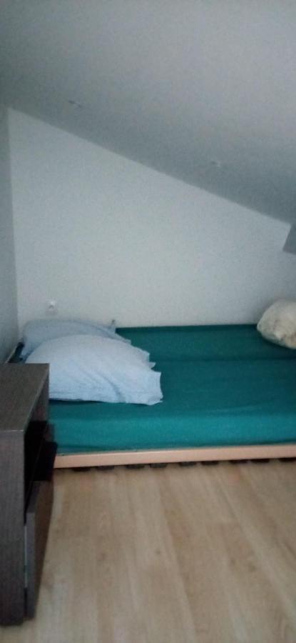 Studio Equipe Dans Maison Apartment