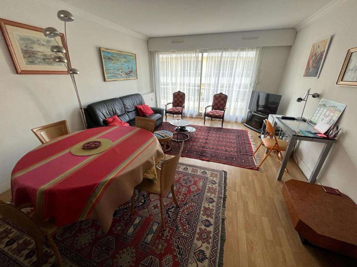T4 Avec Parking, Balcon Et Proche Commerces A - Fr-1-239-921 Apartment