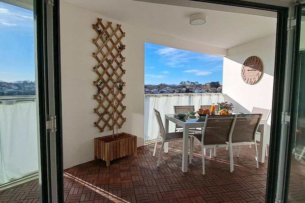 Apartment T4 Classe 3 Etoiles, Centre, Au Calme, Parkings Biarritz
