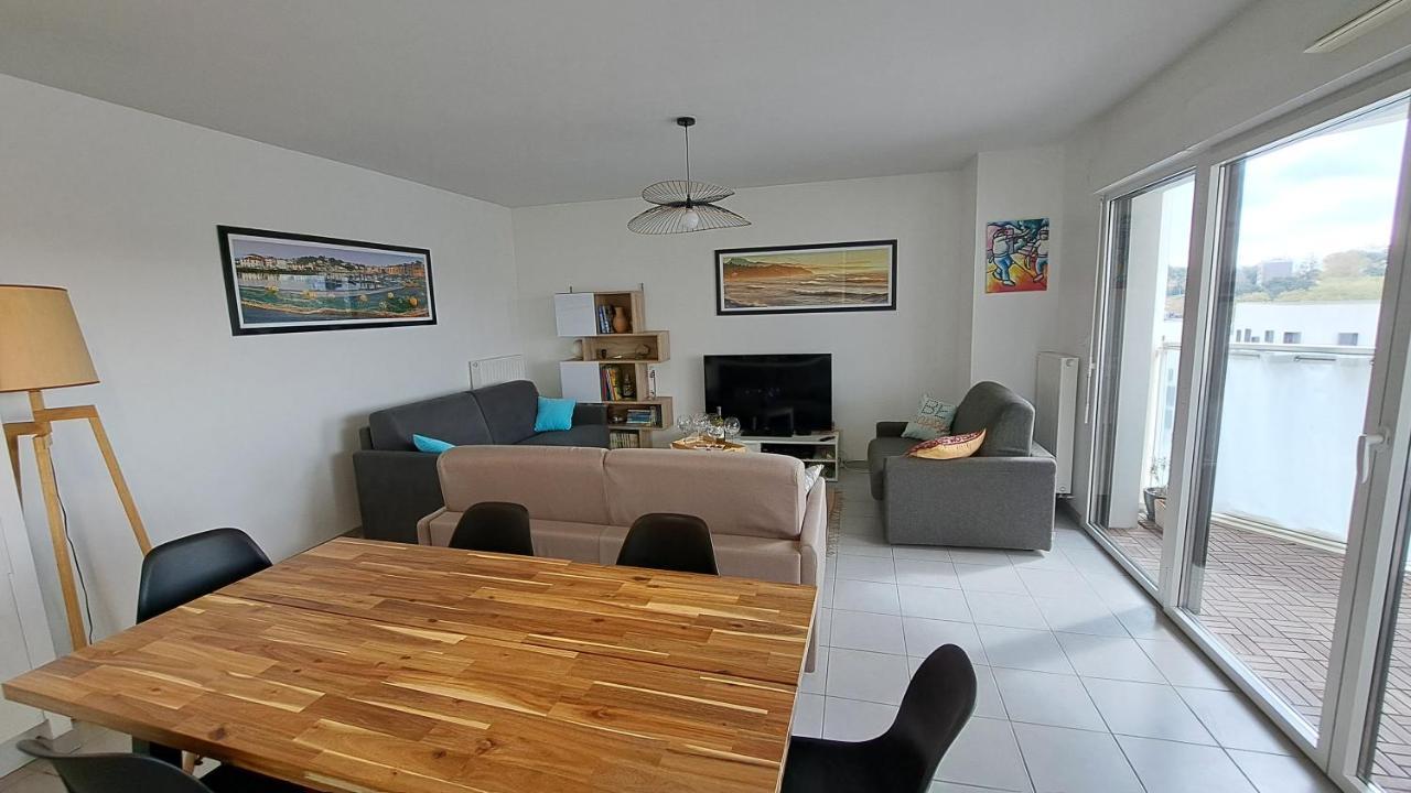 T4 Classe 3 Etoiles, Centre, Au Calme, Parkings Apartment