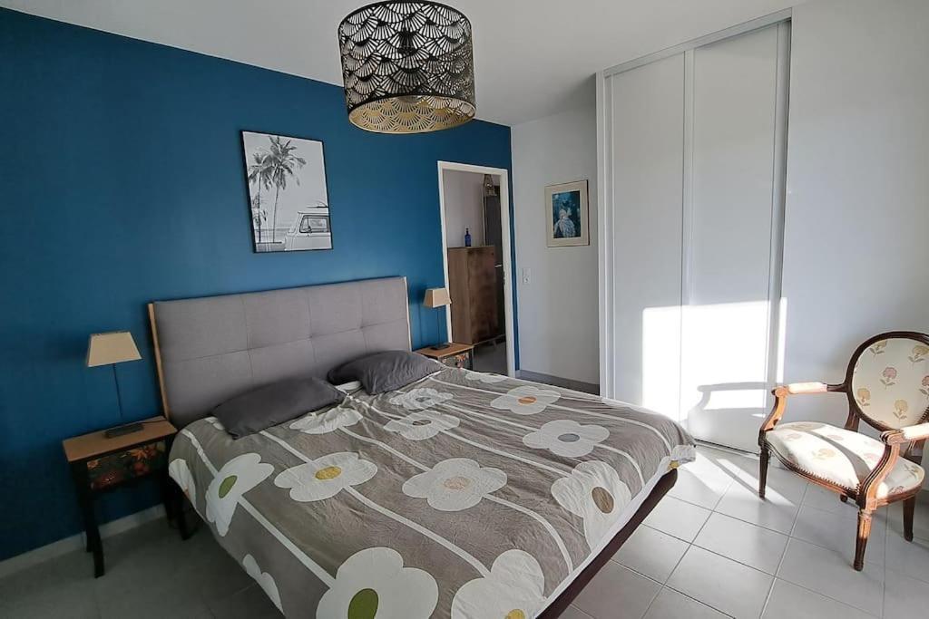 Apartment T4 Classe 3 Etoiles, Centre, Au Calme, Parkings