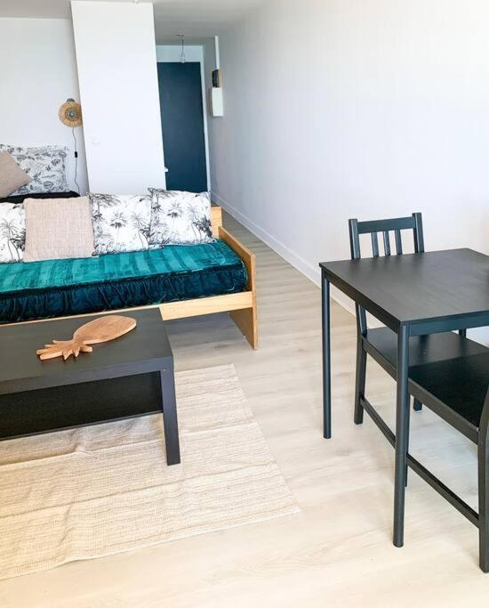 Les Pieds Dans Le Sable, Vue & Balcon Apartment *