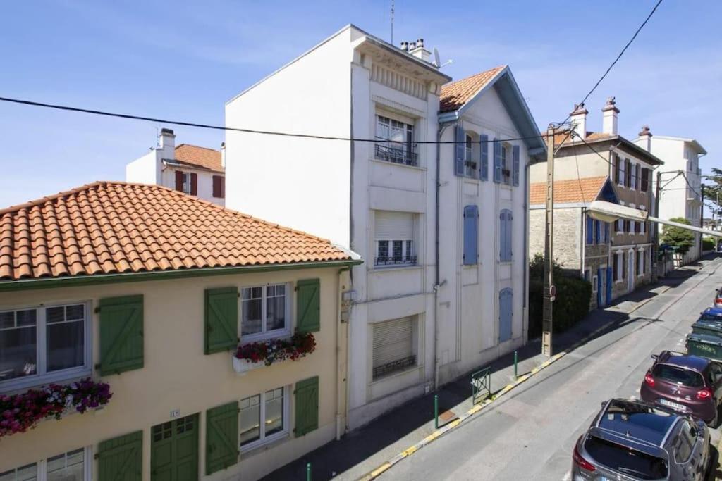 Centre, Pres Avenue De Verdun- Et Casino A 10 Mn A Pied- 4 Personnes -rdc * Biarritz