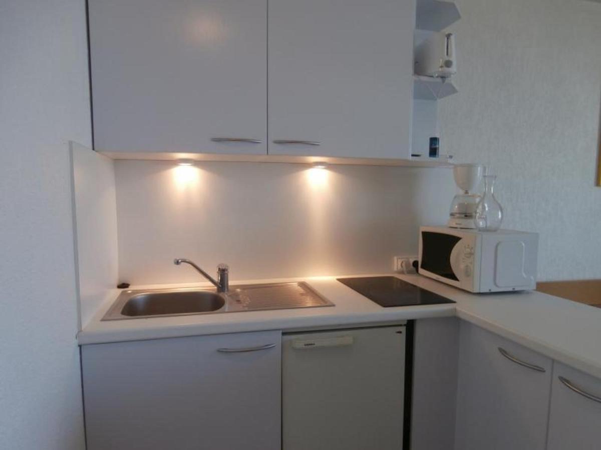 Studio Avec Piscine Face A La Mer A - Fr-1-3-430 Apartment
