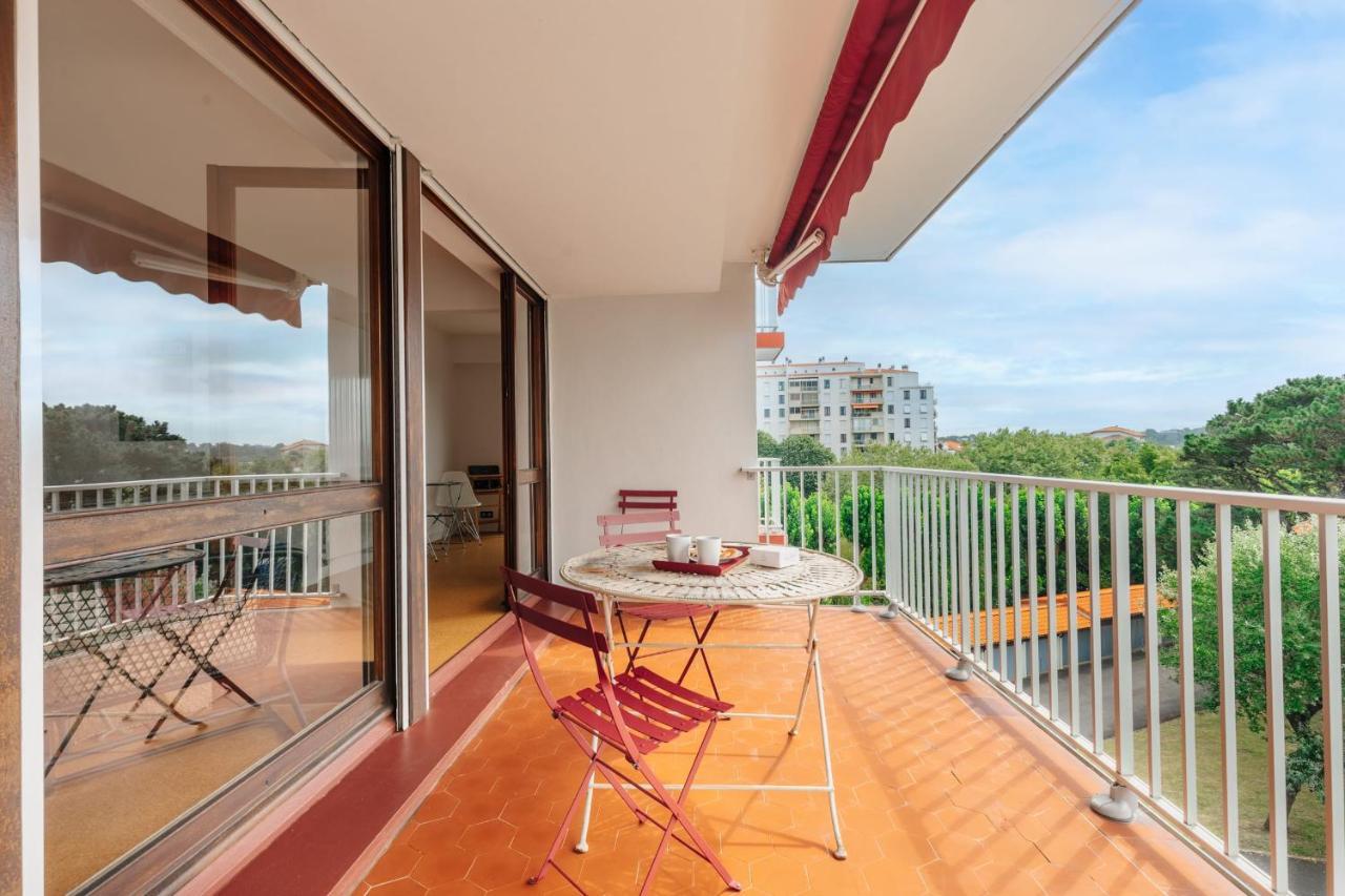 Sixties 64 2 Bedrooms With A Balcony And Parking In Apartment *