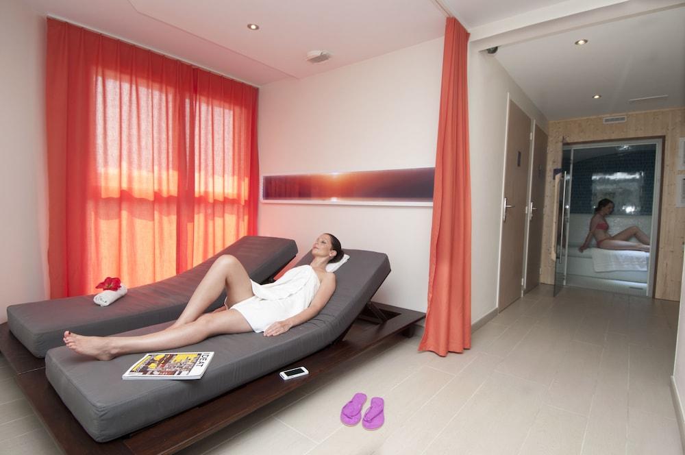 Pierre & Premium Haguna Aparthotel 4*