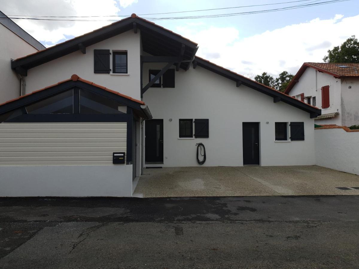 Villa A Avec Une Terrasse Un Spa Et Parking