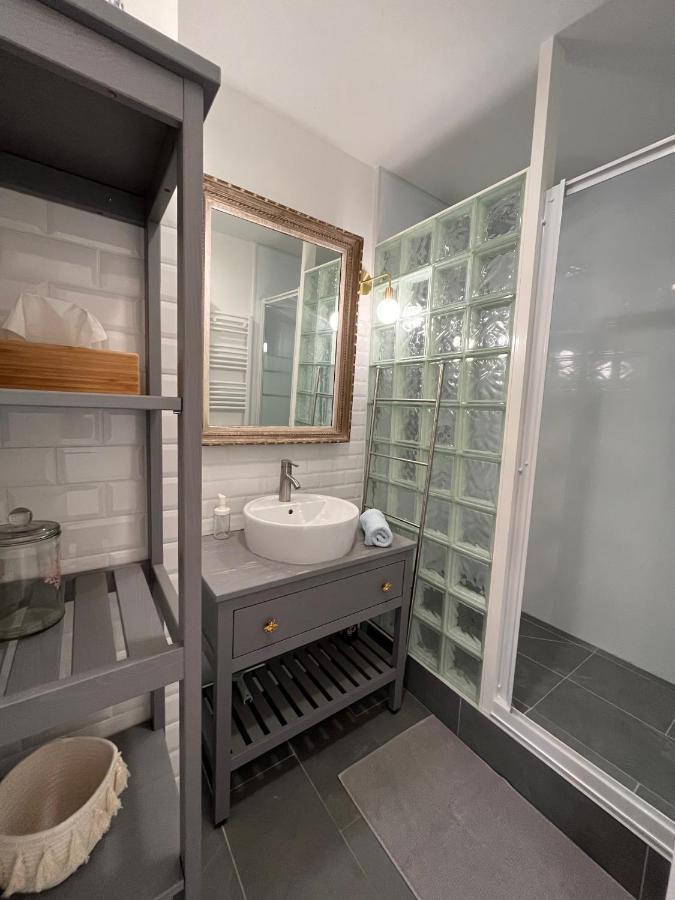 - Le Miramar - Studio Face Ocean Apartment *