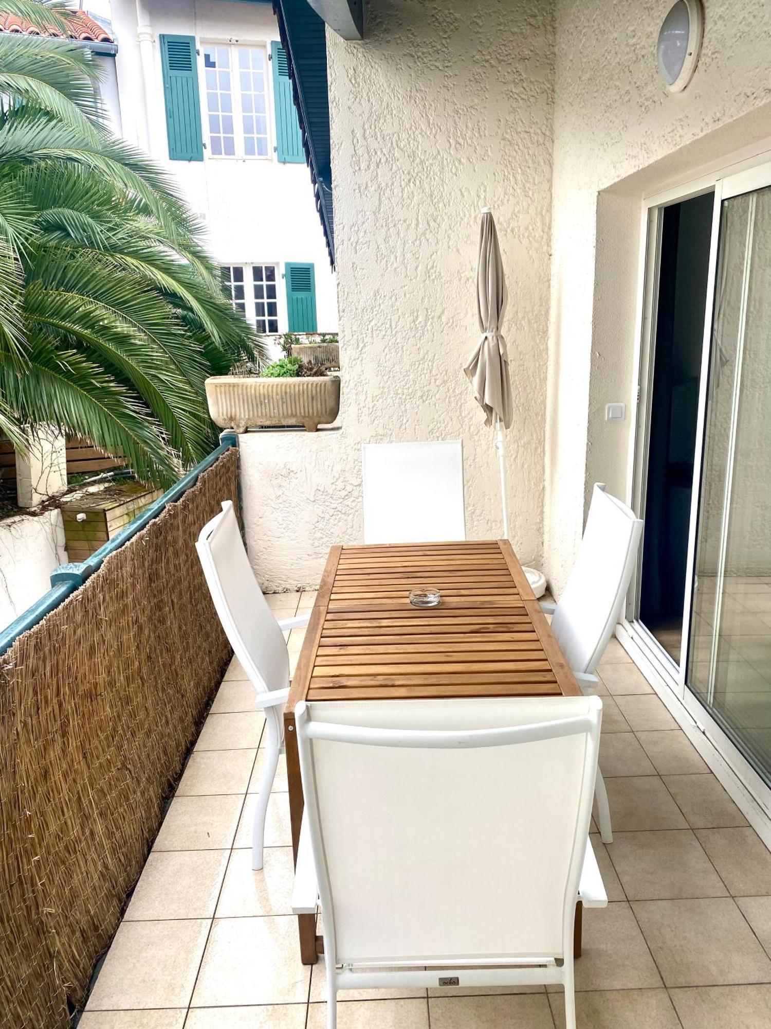 Charming 1 Bedroom Flat, Center With Pool And Car Park Apartamento *
