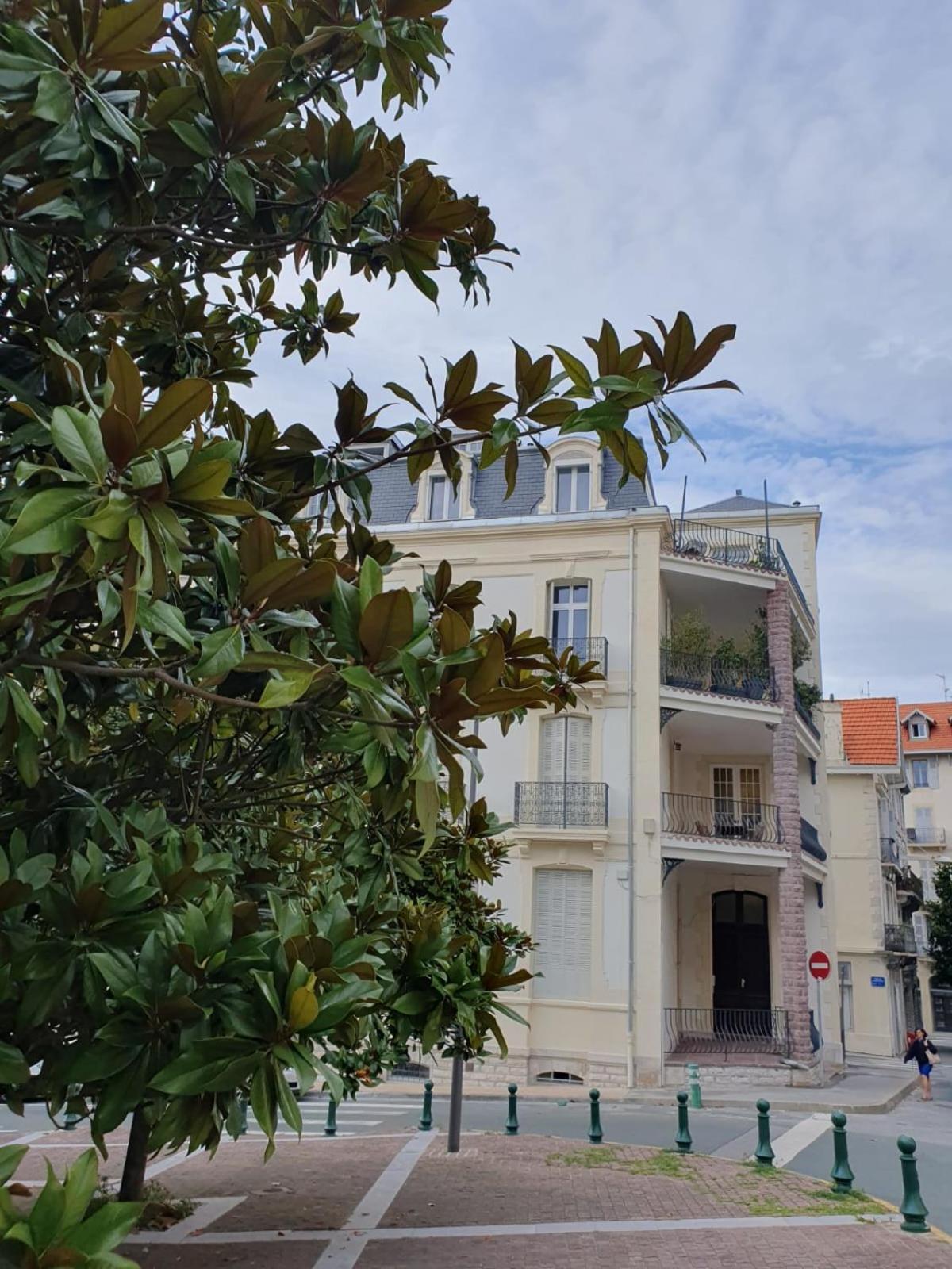 Beautiful And Bright 1st Floor Flat With Large Terrace - Center Biarritz