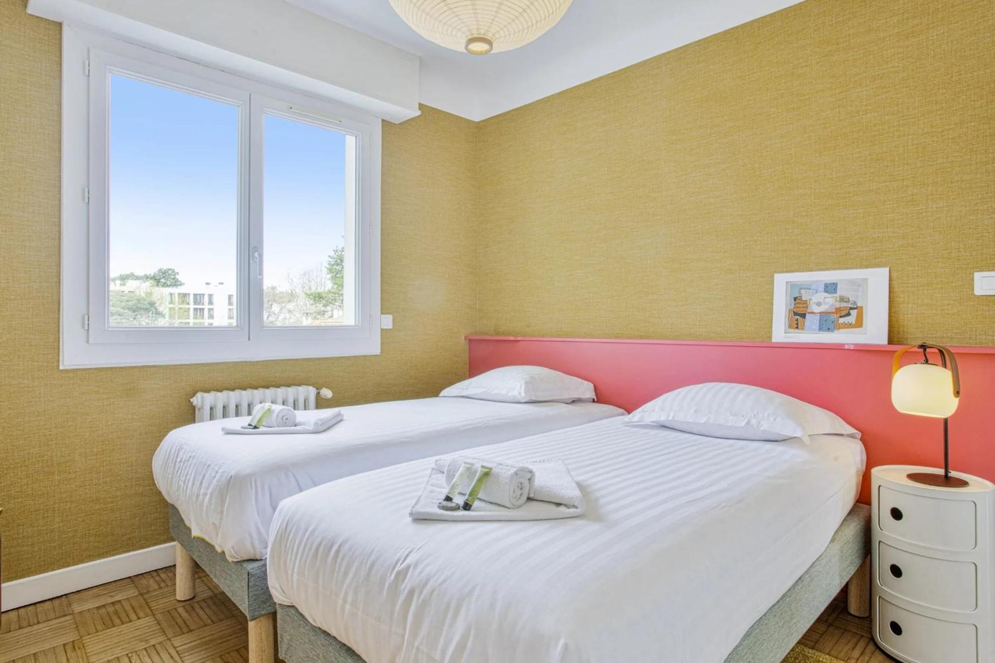 Apartment T3 Design Et Familial Avec Parking Proche Commodites