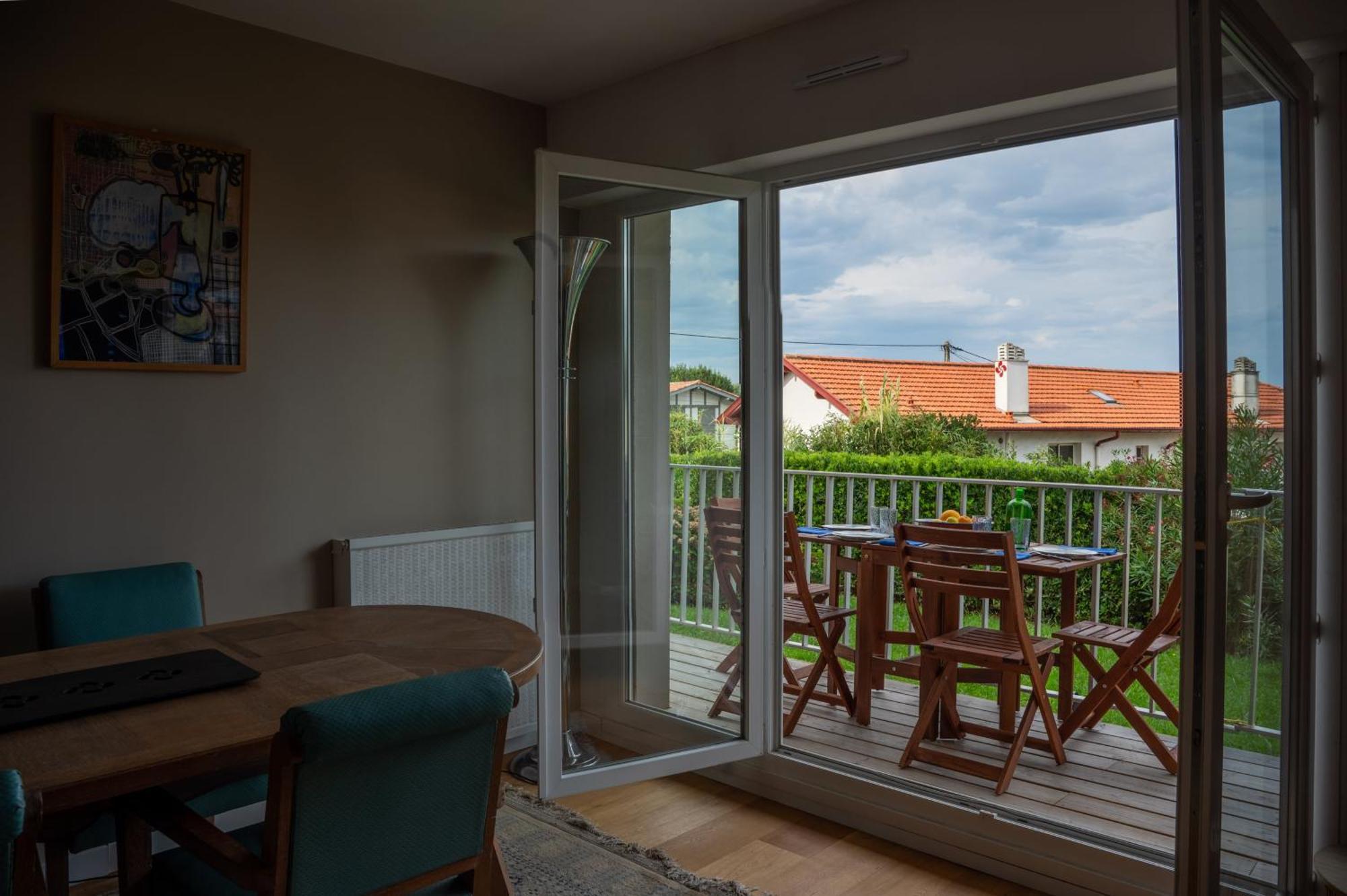 Apartamento Cosy, Vue Mer, Terrasse Et Parking Situe A Beaurivage