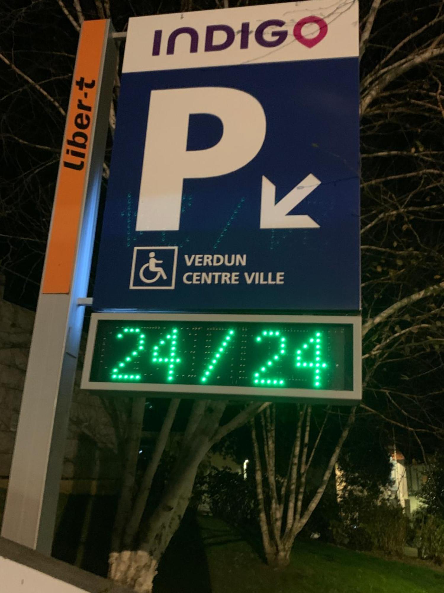 Centre, Pres Avenue De Verdun- Et Casino A 10 Mn A Pied- 4 Personnes -rdc Apartment