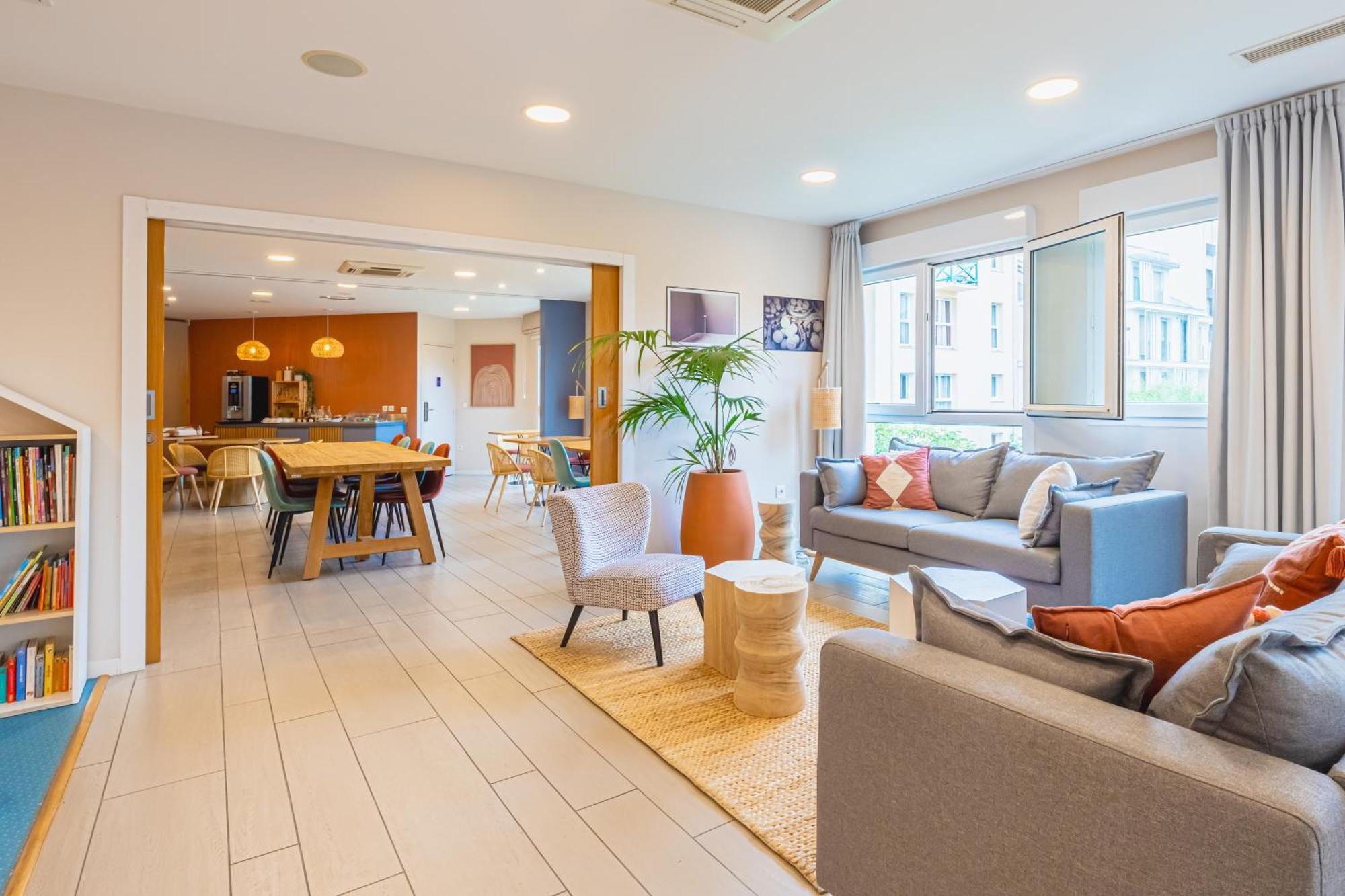 Pierre & Premium Haguna Aparthotel