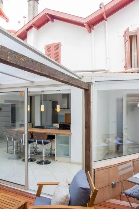 Charming Center-grande 5 Min Walking Apartment