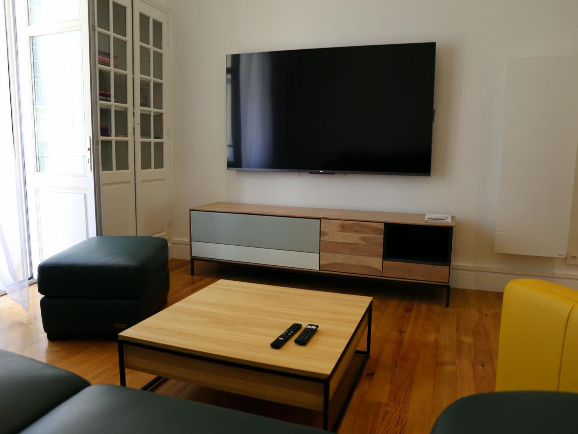 Apartment Spacieux Et Renove Au Coeur De Biarritz, A Deux Pas De La Et Des Commerces - Fr-1-239-802 *