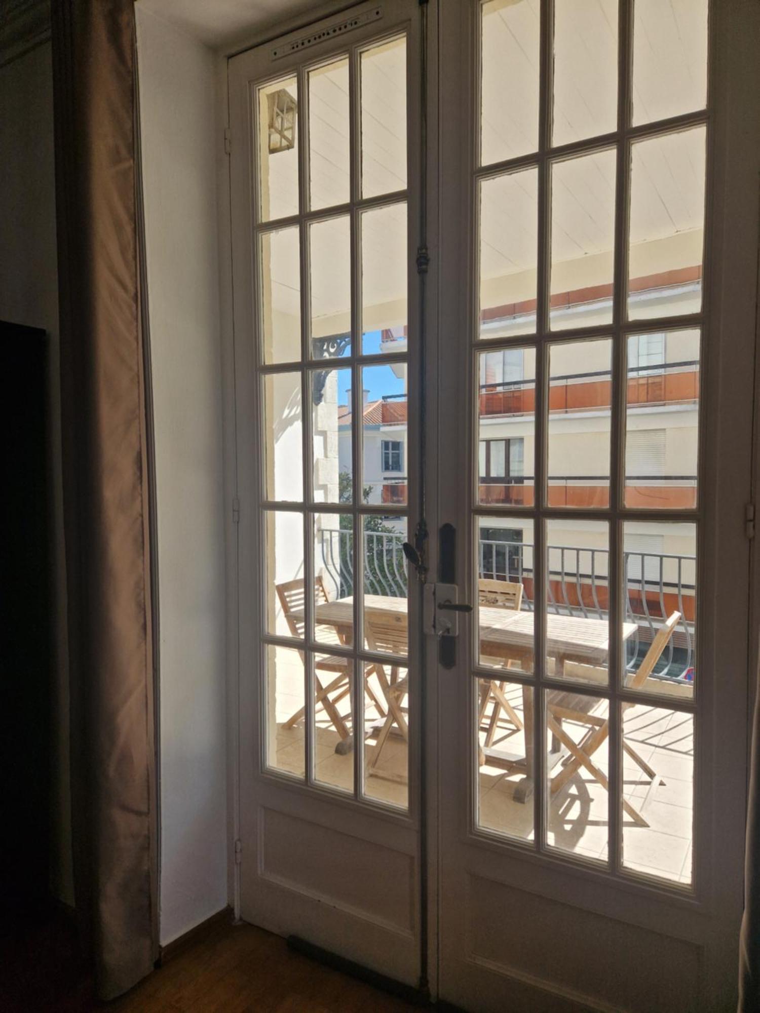 Beautiful And Bright 1st Floor Flat With Large Terrace - Center Apartment *