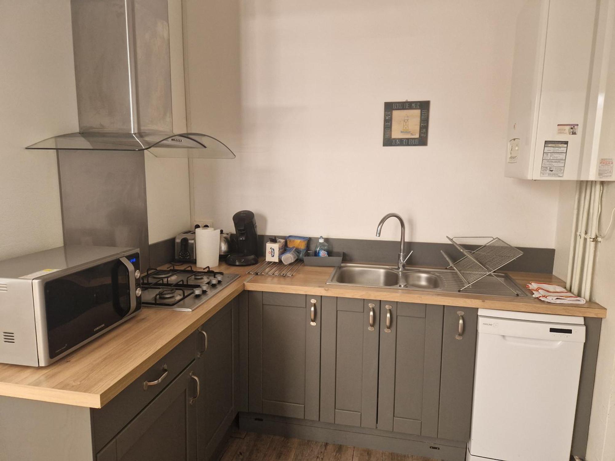 Apartment Beautiful And Bright 1st Floor Flat With Large Terrace - Center *